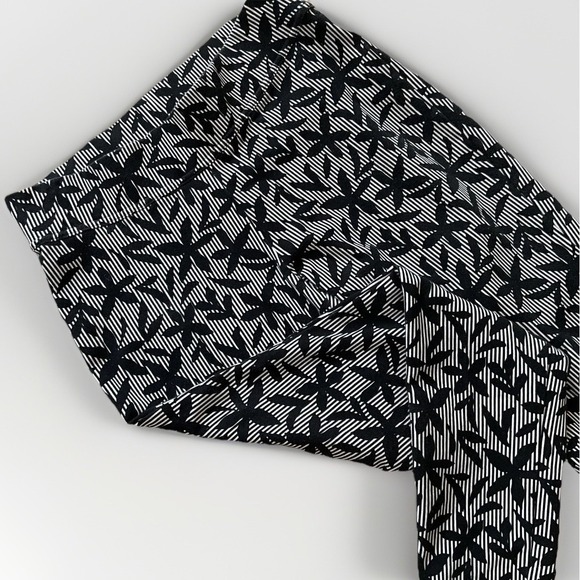Lands' End Pants - Lands' End Women's Black and White Print Leggings Casual Athleisure